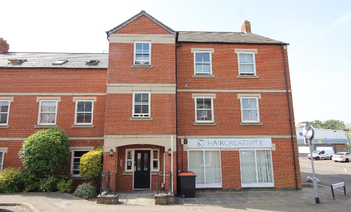 2 bedroom 2 bathroom penthouse apartment